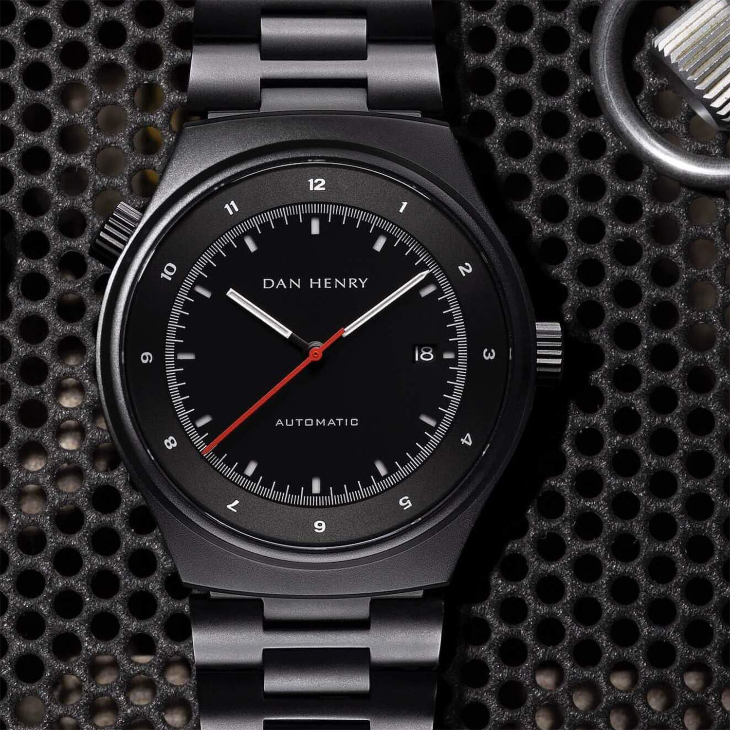 With the new 1972 Automatic, Dan Henry is proposing something differen
